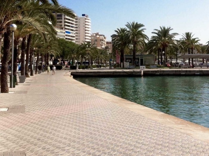 Camina con estilo en el Paseo Marítimo Spanish Home - Spain propety experts