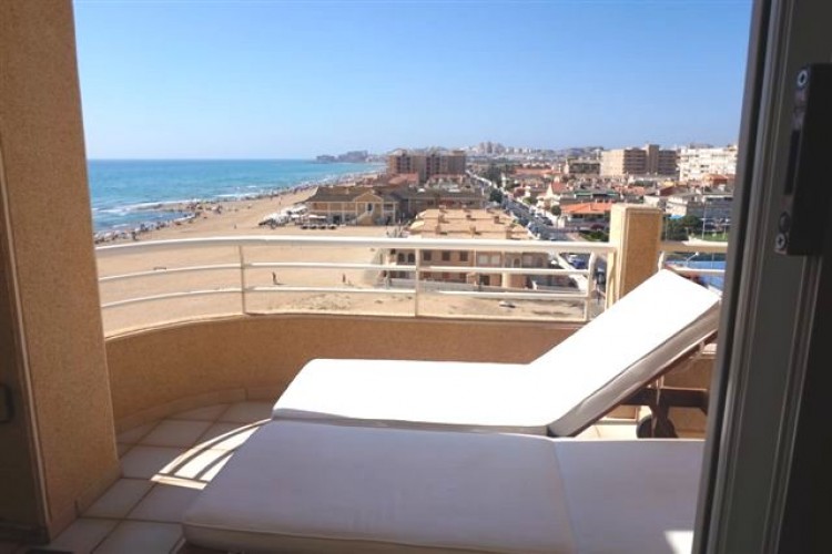 3 Habitación Apartamentos/Pisos en venta en Alicante, Spain - NH-94061